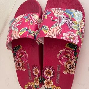 NWOT Johnny Was pool slides sz. 9m